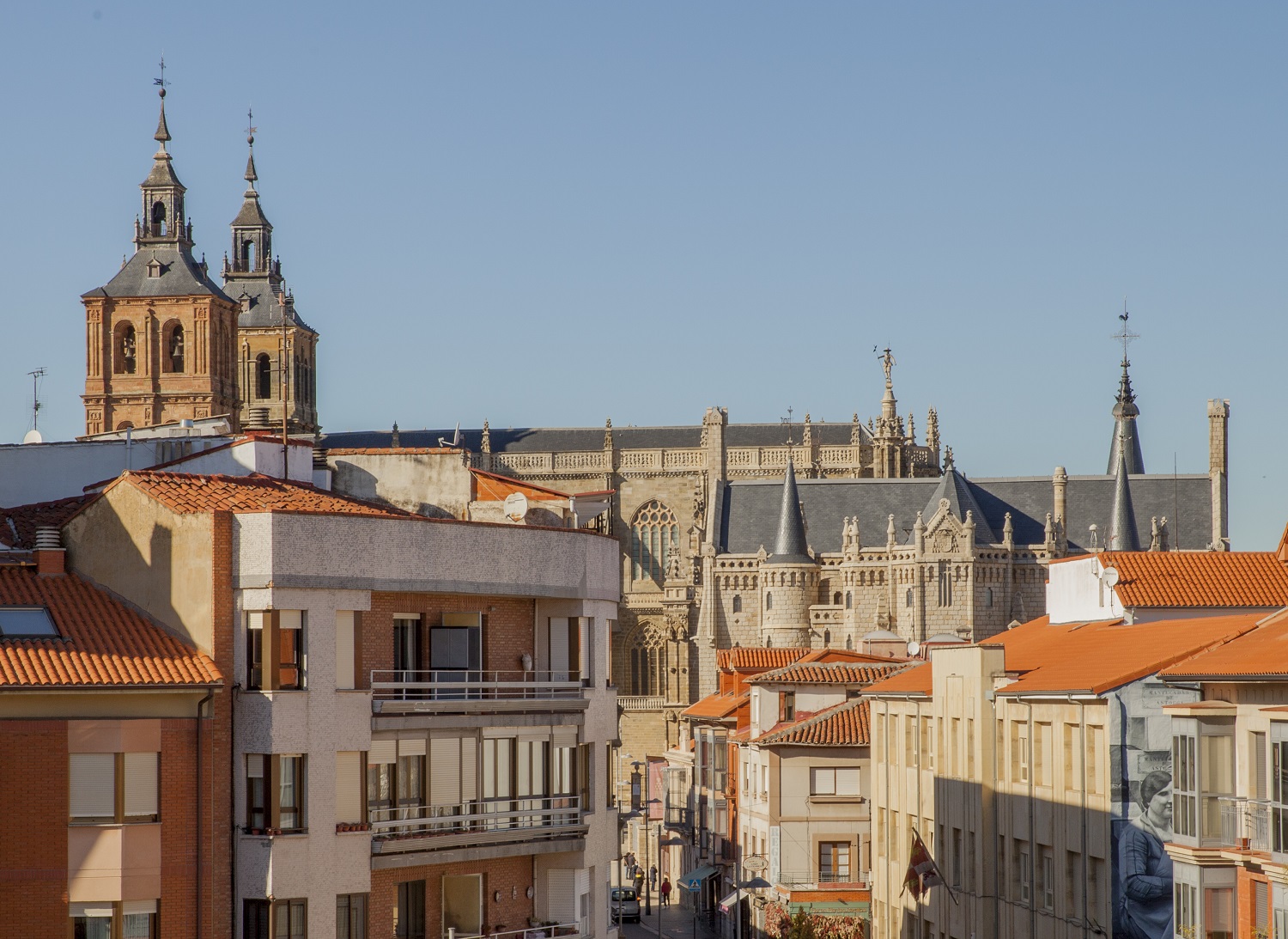 La Aduana Alojamiento Astorga con vistas Palacio Gaudi Catedral 5