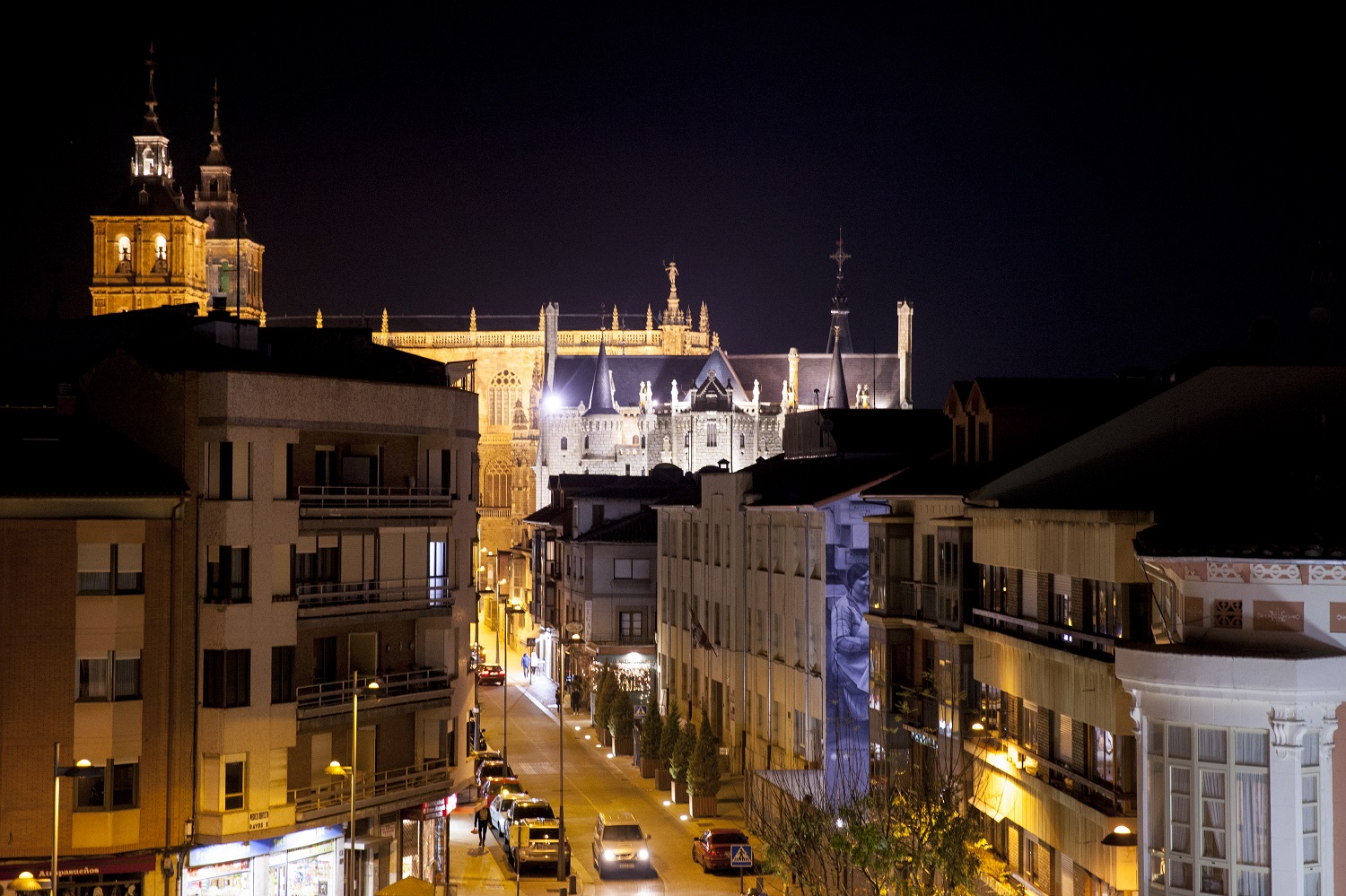 La Aduana Alojamiento Astorga con vistas Palacio Gaudi Catedral 6